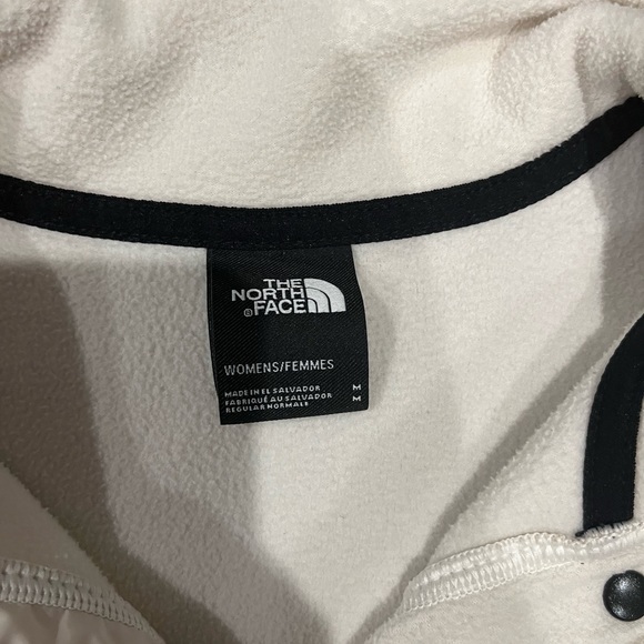 (307) —NORTH FACE JACKET— - Picture 3 of 8